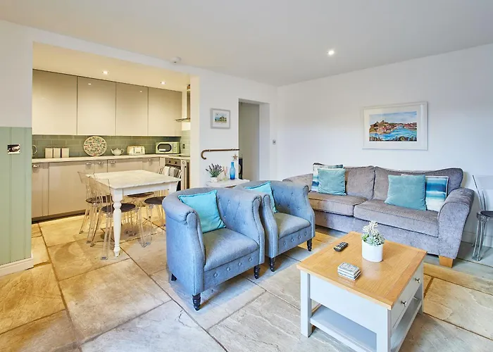 Host & Stay - The Courtyard Retreat