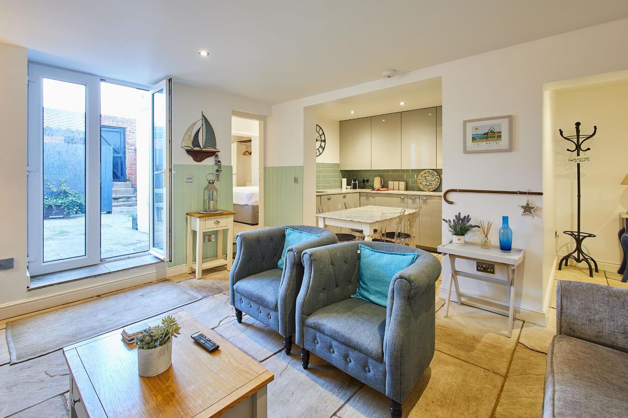 Host & - The Courtyard Retreat * Whitby