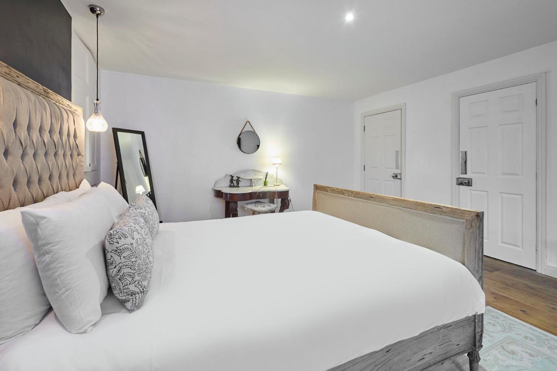 Host & - The Courtyard Retreat * Whitby