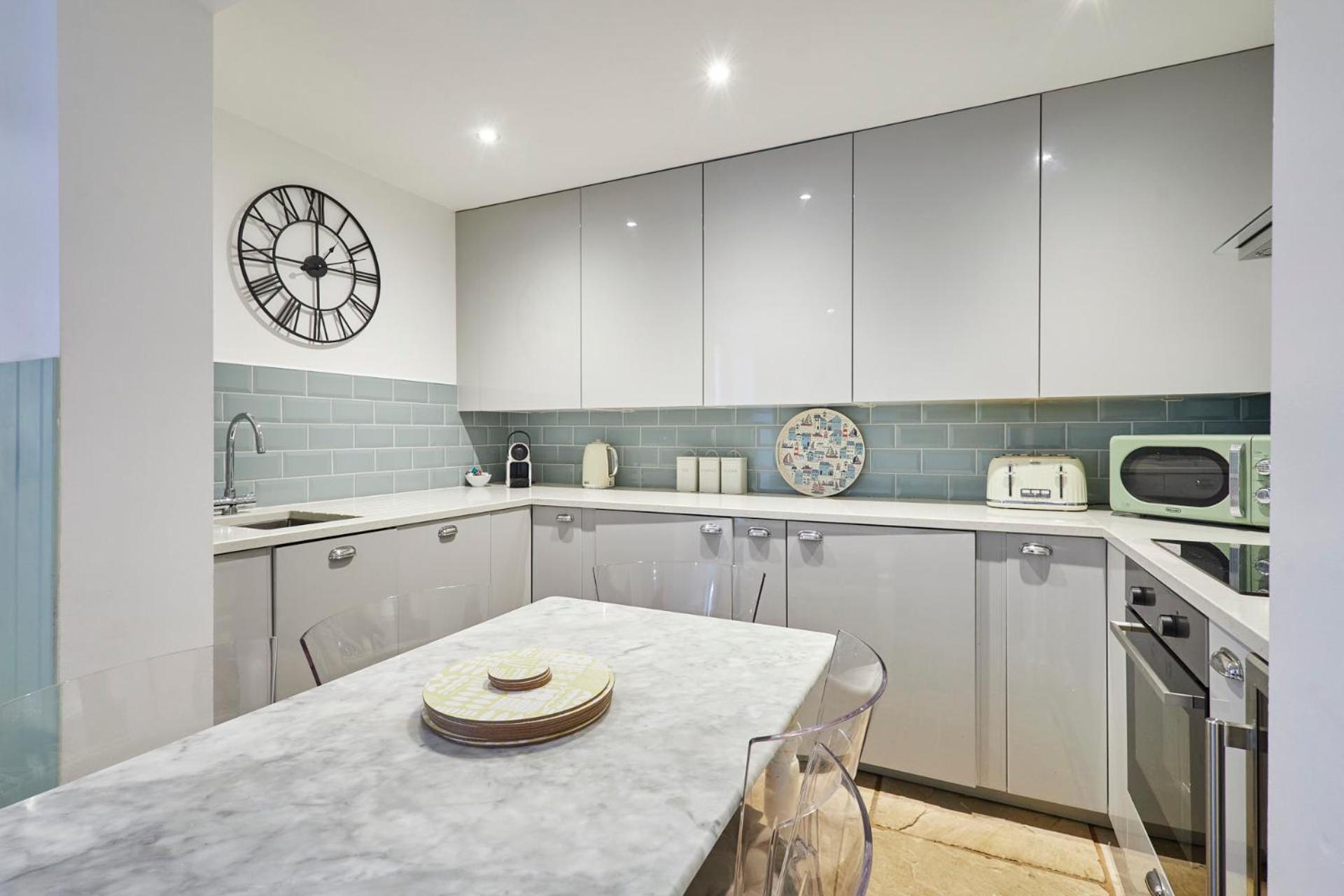 Host & - The Courtyard Retreat Apartment *